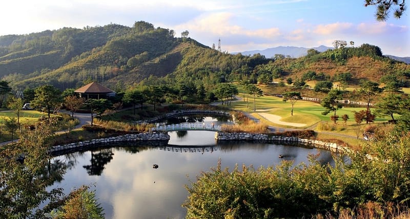 korea golf school green golf course area